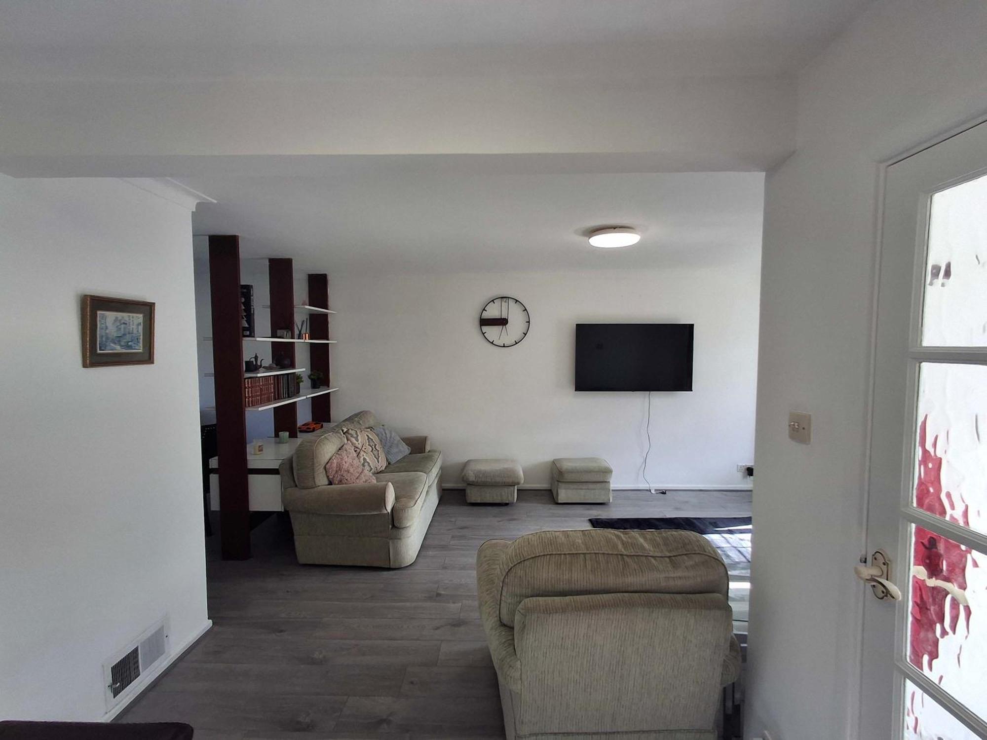 Nicely Decorated 3 Bedroom House Near Heathrow, London Staines-upon-Thames ภายนอก รูปภาพ